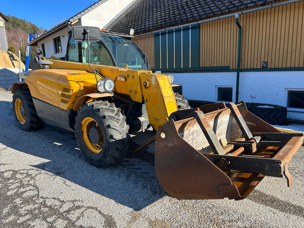 - Телескопический погрузчик: фото 1 - Телескопический погрузчик: фото 1