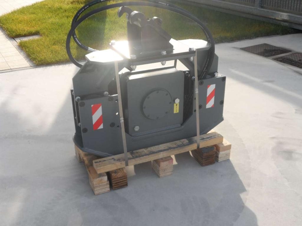 CM CM Crusher PV 20.40 - Виброплита, Навесное оборудование: фото 2 CM CM Crusher PV 20.40 - Виброплита, Навесное оборудование: фото 2