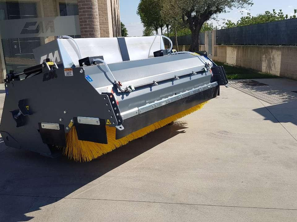 CM Crusher CBS PROFI 250 Sweeping Bucket - Щетка для Колёсных погрузчиков: фото 1 CM Crusher CBS PROFI 250 Sweeping Bucket - Щетка для Колёсных погрузчиков: фото 1