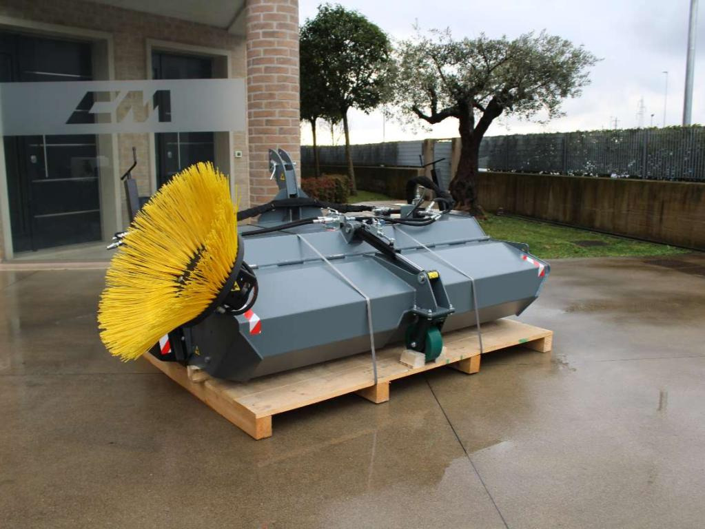 CM Crusher CSI 200 Sweeping Bucket - Щетка для Тракторов: фото 1 CM Crusher CSI 200 Sweeping Bucket - Щетка для Тракторов: фото 1