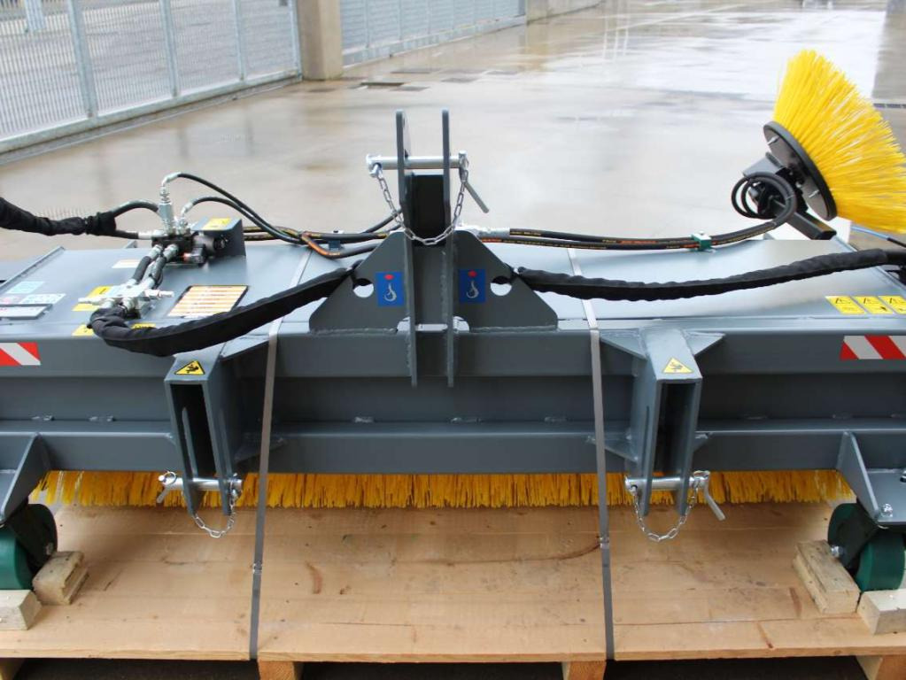 CM Crusher CSI 200 Sweeping Bucket - Щетка для Тракторов: фото 2 CM Crusher CSI 200 Sweeping Bucket - Щетка для Тракторов: фото 2