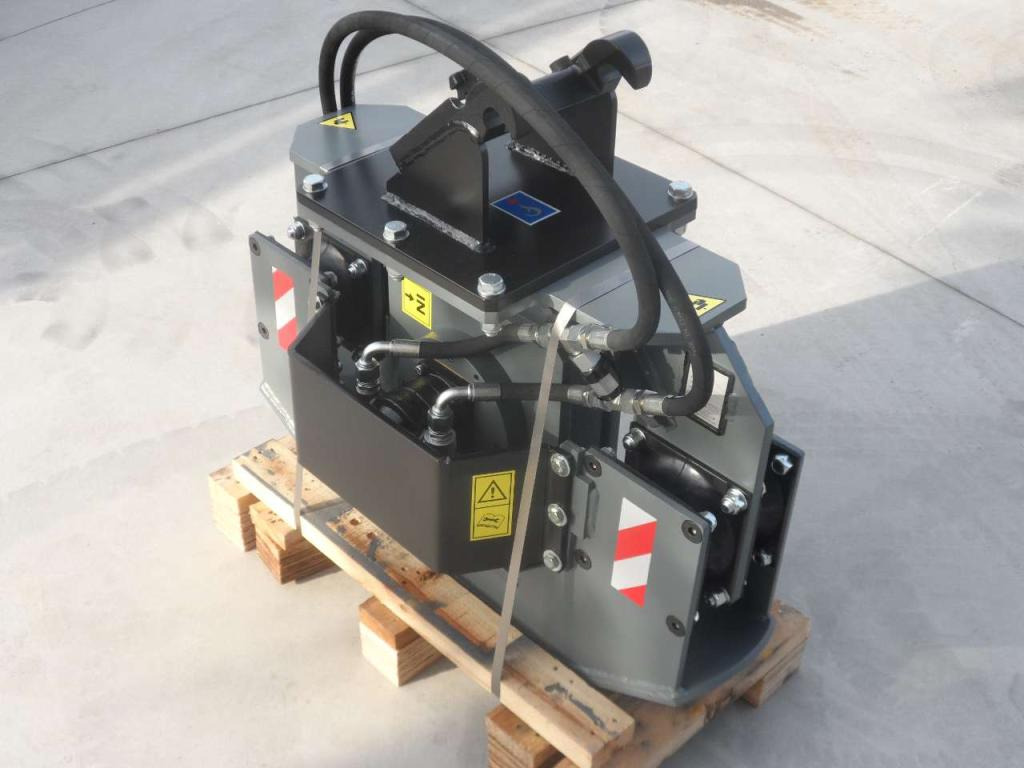 CM Crusher PV 20.40 Vibrating Plate - Виброплита, Навесное оборудование: фото 1 CM Crusher PV 20.40 Vibrating Plate - Виброплита, Навесное оборудование: фото 1