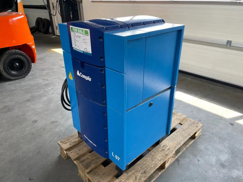 Compair L07 - 7,5A Schroefcompressor 750L/min als nieuw! - Воздушный компрессор: фото 3 Compair L07 - 7,5A Schroefcompressor 750L/min als nieuw! - Воздушный компрессор: фото 3