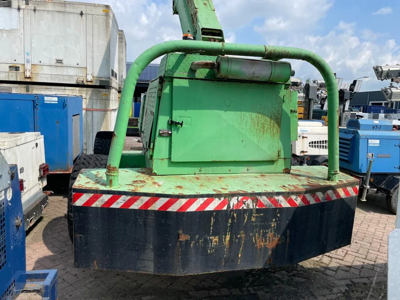 Grove MZ90 Deutz F3L912 Diesel 4 x 4 Telescoophoogwerker 27.6 meter werkhoogte - Телескопический подъемник: фото 4 Grove MZ90 Deutz F3L912 Diesel 4 x 4 Telescoophoogwerker 27.6 meter werkhoogte - Телескопический подъемник: фото 4