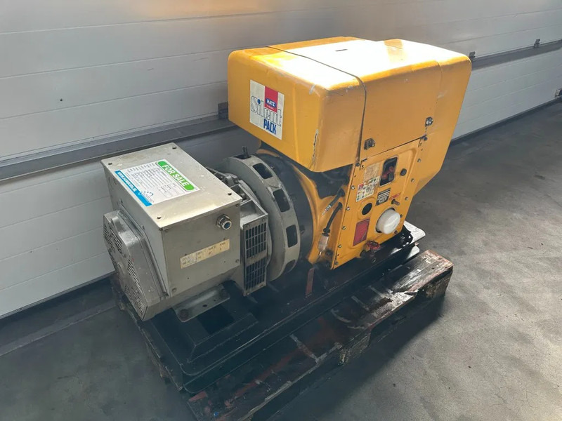 Hatz 2L40CH Stamford 15 kVA Silentpack generatorset - Электрогенератор: фото 4 Hatz 2L40CH Stamford 15 kVA Silentpack generatorset - Электрогенератор: фото 4