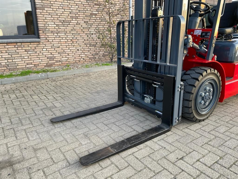 Новый Дизельный погрузчик Isuzu JAC CPCD30 3 ton Triplex Freelift Sideshift Diesel Heftruck New !: фото 16 Новый Дизельный погрузчик Isuzu JAC CPCD30 3 ton Triplex Freelift Sideshift Diesel Heftruck New !: фото 16