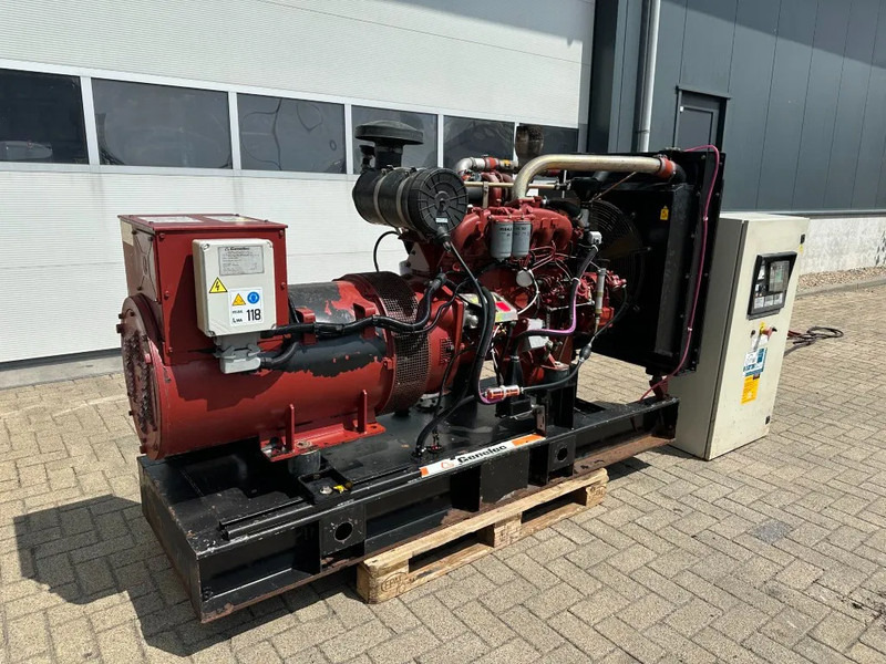 Iveco 8061 Marelli 150 kVA noodstroom generatorset ATS automatische netovername - Электрогенератор: фото 2 Iveco 8061 Marelli 150 kVA noodstroom generatorset ATS automatische netovername - Электрогенератор: фото 2