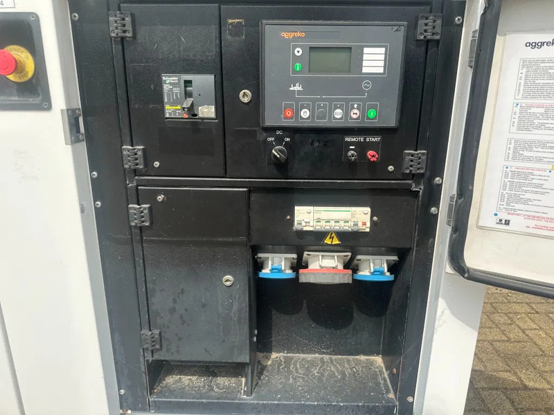 Iveco FPT F32 AM1A Leroy Somer 32 kVA Silent generatorset 297 hours ! - Электрогенератор: фото 3 Iveco FPT F32 AM1A Leroy Somer 32 kVA Silent generatorset 297 hours ! - Электрогенератор: фото 3
