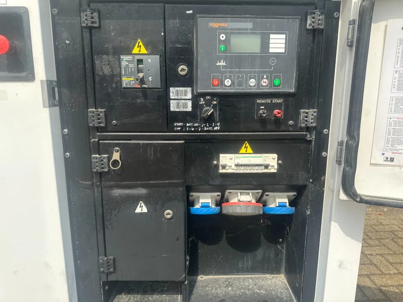 Iveco FPT F32 AM1A Leroy Somer 32 kVA Silent generatorset .... hours ! - Электрогенератор: фото 3 Iveco FPT F32 AM1A Leroy Somer 32 kVA Silent generatorset .... hours ! - Электрогенератор: фото 3