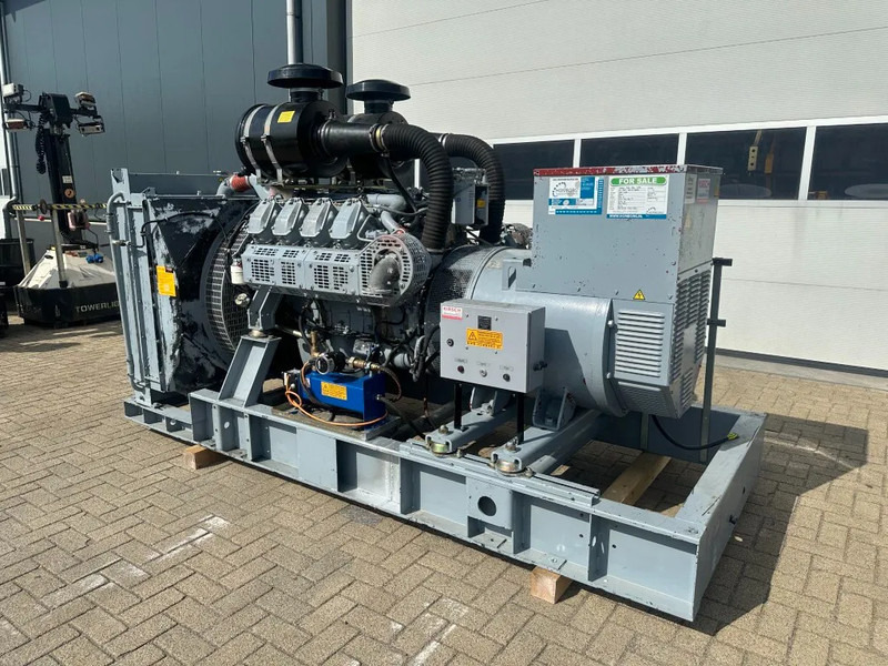 Iveco GE 8281 SRI27 00A71 Mecc Alte Spa 450 kVA generatorset ex Emergency 160 hours - Электрогенератор: фото 2 Iveco GE 8281 SRI27 00A71 Mecc Alte Spa 450 kVA generatorset ex Emergency 160 hours - Электрогенератор: фото 2