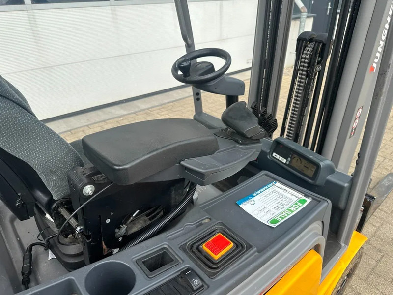 Вилочный погрузчик Jungheinrich EFG 216K 1.6 ton Triplex Freelift Sideshift Elektra Heftruck Accu 2020: фото 6 Вилочный погрузчик Jungheinrich EFG 216K 1.6 ton Triplex Freelift Sideshift Elektra Heftruck Accu 2020: фото 6
