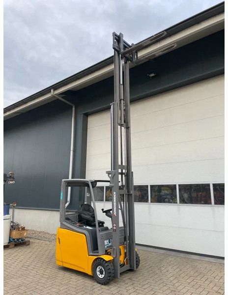 Вилочный погрузчик Jungheinrich EFG 216K 1.6 ton Triplex Freelift Sideshift Elektra Heftruck Accu 2020: фото 11 Вилочный погрузчик Jungheinrich EFG 216K 1.6 ton Triplex Freelift Sideshift Elektra Heftruck Accu 2020: фото 11