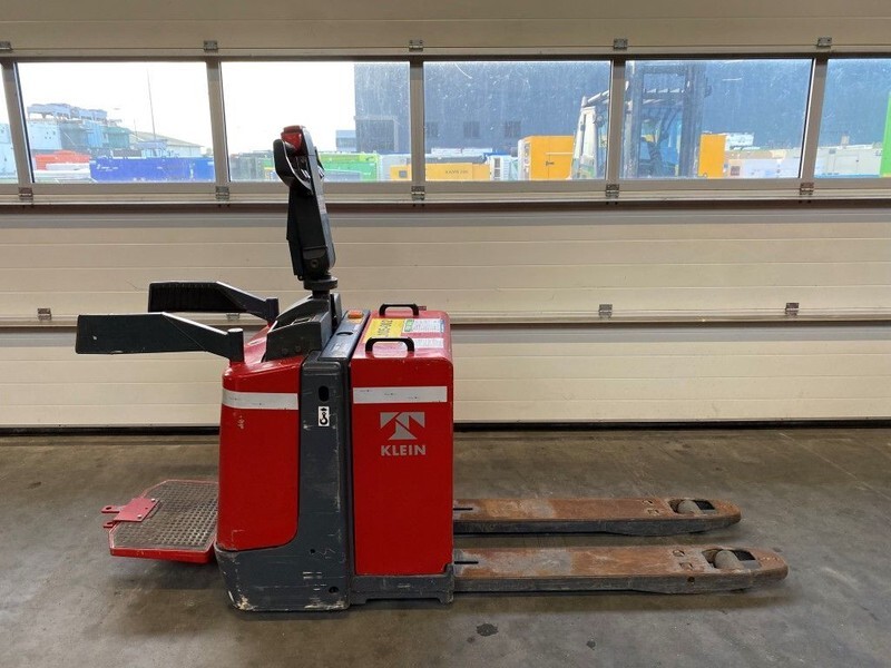 Jungheinrich ERE 20 2 ton Elektrische Pallet truck meerijder - Тележка: фото 2 Jungheinrich ERE 20 2 ton Elektrische Pallet truck meerijder - Тележка: фото 2