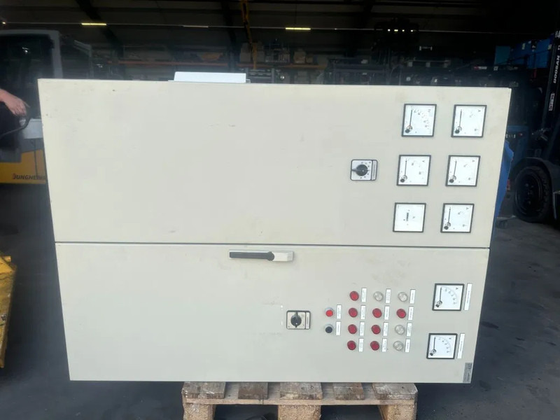Perkins T4.236 60 kVA noodstroom generatorset as New ! 256 hours ! - Электрогенератор: фото 3 Perkins T4.236 60 kVA noodstroom generatorset as New ! 256 hours ! - Электрогенератор: фото 3