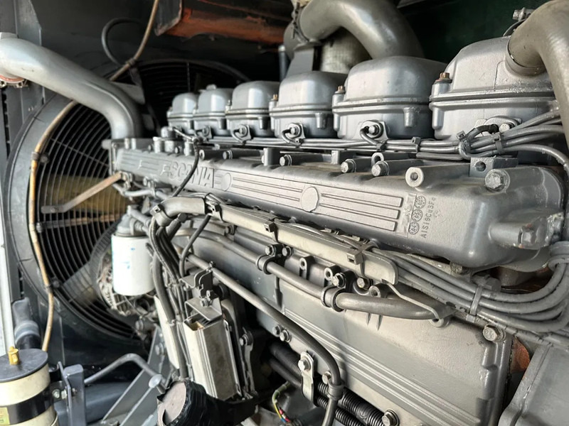 Scania DC 12 59A Stamford 350 kVA Silent generatorset - Электрогенератор: фото 5 Scania DC 12 59A Stamford 350 kVA Silent generatorset - Электрогенератор: фото 5