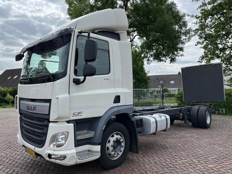 DAF CF 260 CF 260 FA CHASSIS CABINE EURO 6 - Грузовик-шасси: фото 1 DAF CF 260 CF 260 FA CHASSIS CABINE EURO 6 - Грузовик-шасси: фото 1