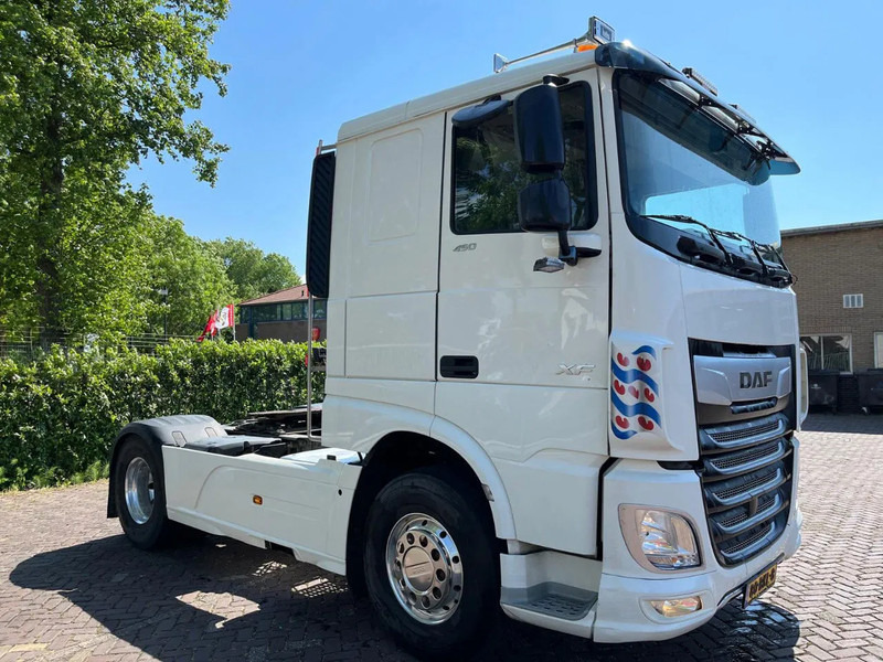 DAF XF 450 FT COMFORT CAB 9TN VOORAS EURO 6 - Тягач: фото 1 DAF XF 450 FT COMFORT CAB 9TN VOORAS EURO 6 - Тягач: фото 1