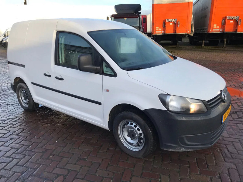 Volkswagen Caddy 1.6 - Цельнометаллический фургон: фото 3 Volkswagen Caddy 1.6 - Цельнометаллический фургон: фото 3