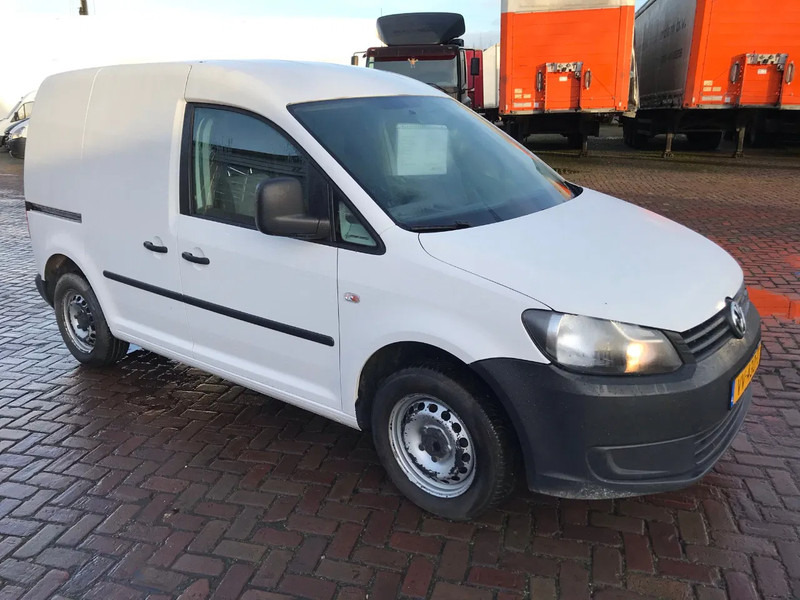 Volkswagen Caddy 1.6 - Цельнометаллический фургон: фото 3 Volkswagen Caddy 1.6 - Цельнометаллический фургон: фото 3
