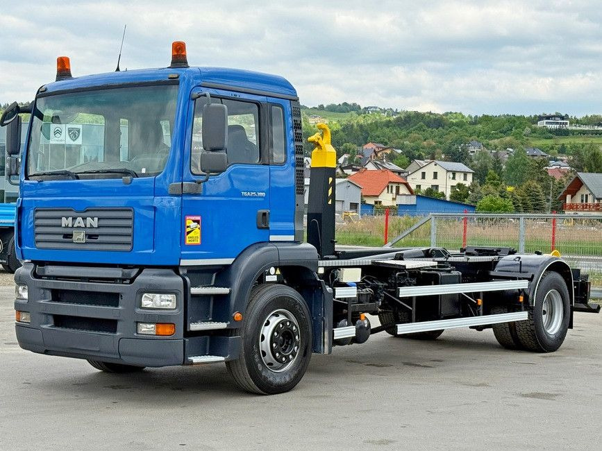 MAN TGA 18.310 Abrollkipper * Top Zustand! MAN TGA 18.310 Abrollkipper * Top Zustand! - Крюковой мультилифт: фото 4 MAN TGA 18.310 Abrollkipper * Top Zustand! MAN TGA 18.310 Abrollkipper * Top Zustand! - Крюковой мультилифт: фото 4