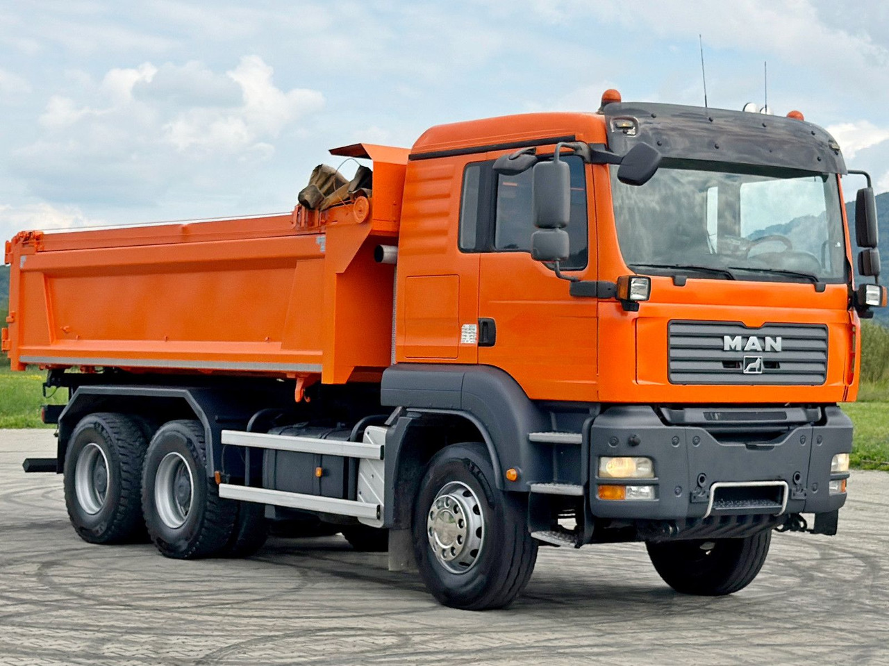 MAN TGA 33.440 * KIPPER 5,10 m + BORDMATIC / 6x4*TOP - Самосвал, Автоманипулятор: фото 4 MAN TGA 33.440 * KIPPER 5,10 m + BORDMATIC / 6x4*TOP - Самосвал, Автоманипулятор: фото 4