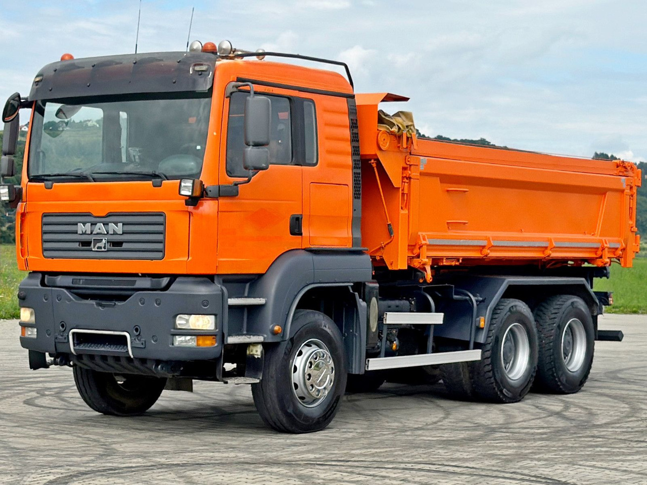 MAN TGA 33.440 * KIPPER 5,10 m + BORDMATIC / 6x4*TOP - Самосвал, Автоманипулятор: фото 5 MAN TGA 33.440 * KIPPER 5,10 m + BORDMATIC / 6x4*TOP - Самосвал, Автоманипулятор: фото 5