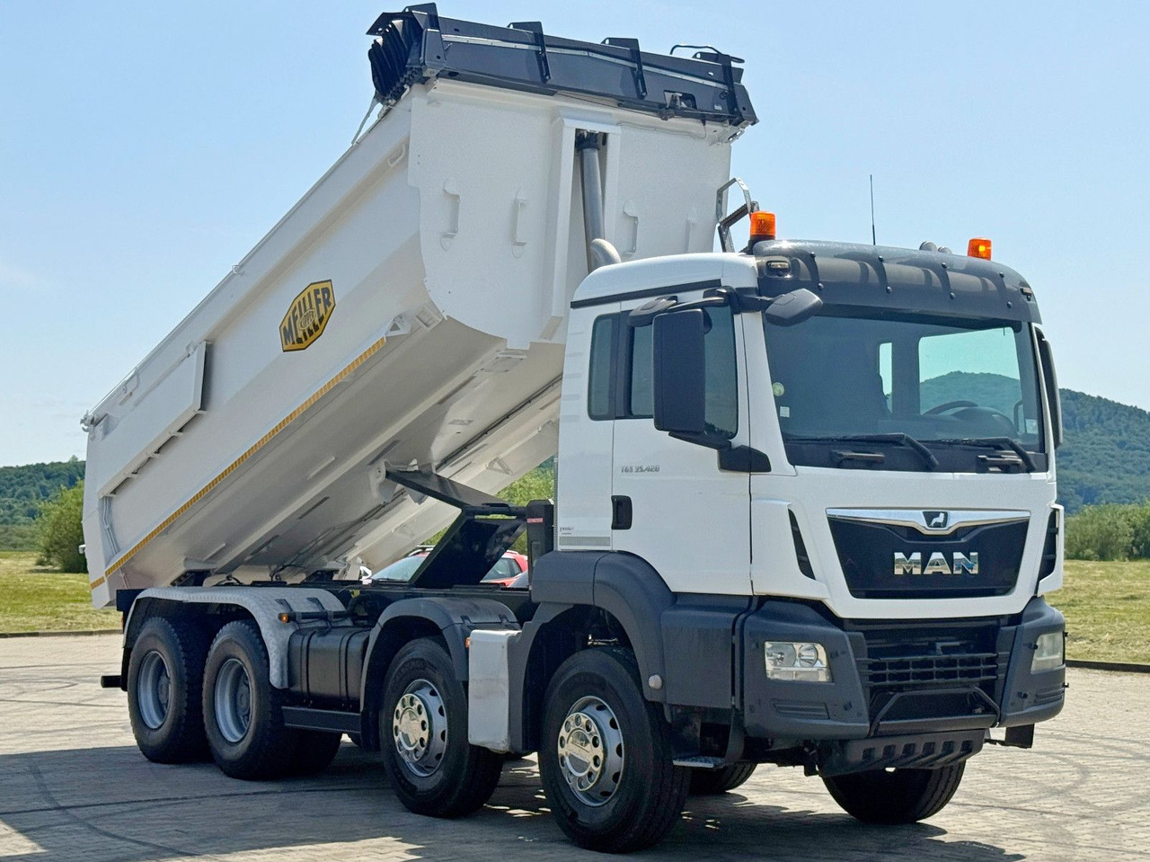 MAN TGS 35.420 KIPPER * 8x4 * TOPZUSTAND - Самосвал: фото 4 MAN TGS 35.420 KIPPER * 8x4 * TOPZUSTAND - Самосвал: фото 4