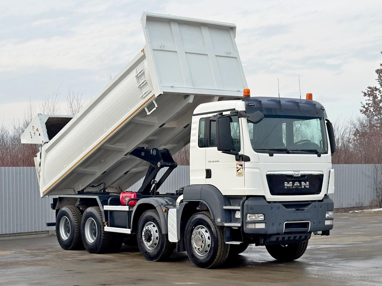 MAN TGS 35.440 KIPPER * 8x6 * TOPZUSTAND - Самосвал: фото 3 MAN TGS 35.440 KIPPER * 8x6 * TOPZUSTAND - Самосвал: фото 3