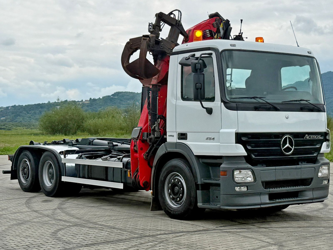 Mercedes-Benz ACTROS 2541 * ABROLLKIPPER * EPSILON E140Z81*TOP - Крюковой мультилифт, Автоманипулятор: фото 3 Mercedes-Benz ACTROS 2541 * ABROLLKIPPER * EPSILON E140Z81*TOP - Крюковой мультилифт, Автоманипулятор: фото 3