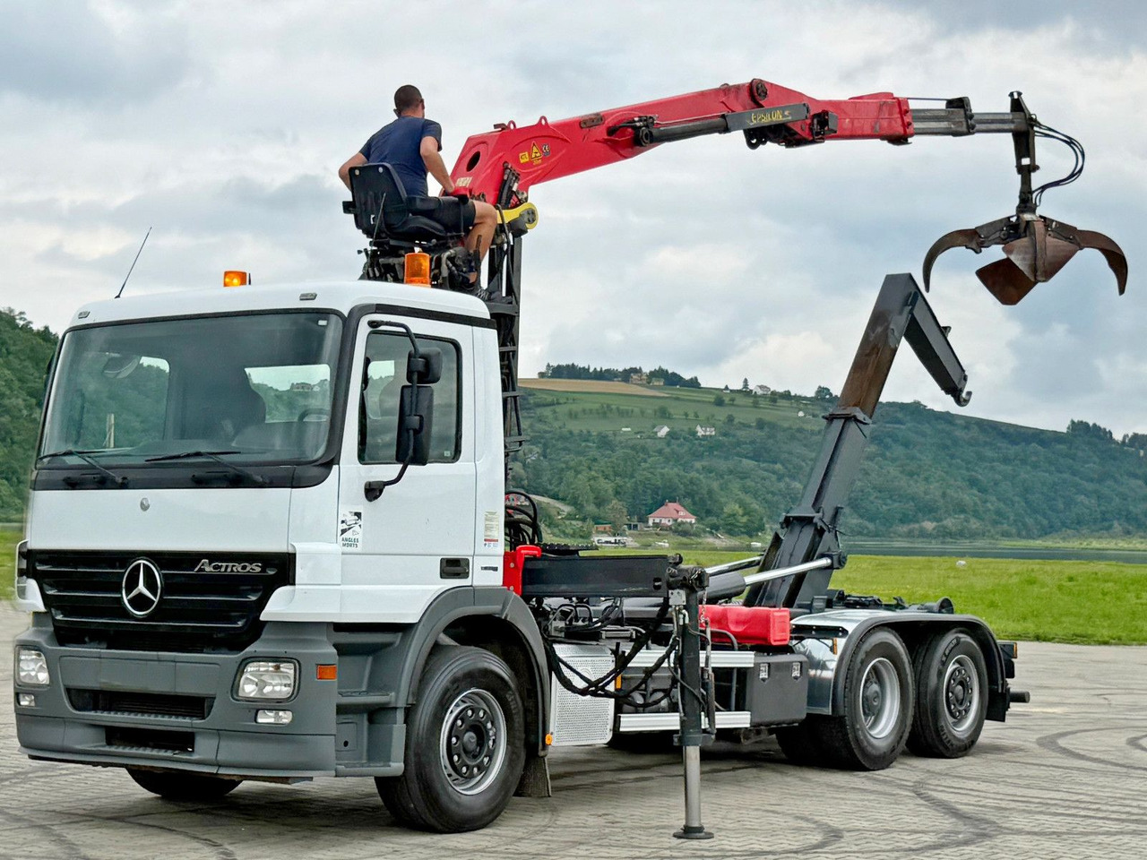 Mercedes-Benz ACTROS 2541 * ABROLLKIPPER * EPSILON E140Z81*TOP - Крюковой мультилифт, Автоманипулятор: фото 2 Mercedes-Benz ACTROS 2541 * ABROLLKIPPER * EPSILON E140Z81*TOP - Крюковой мультилифт, Автоманипулятор: фото 2