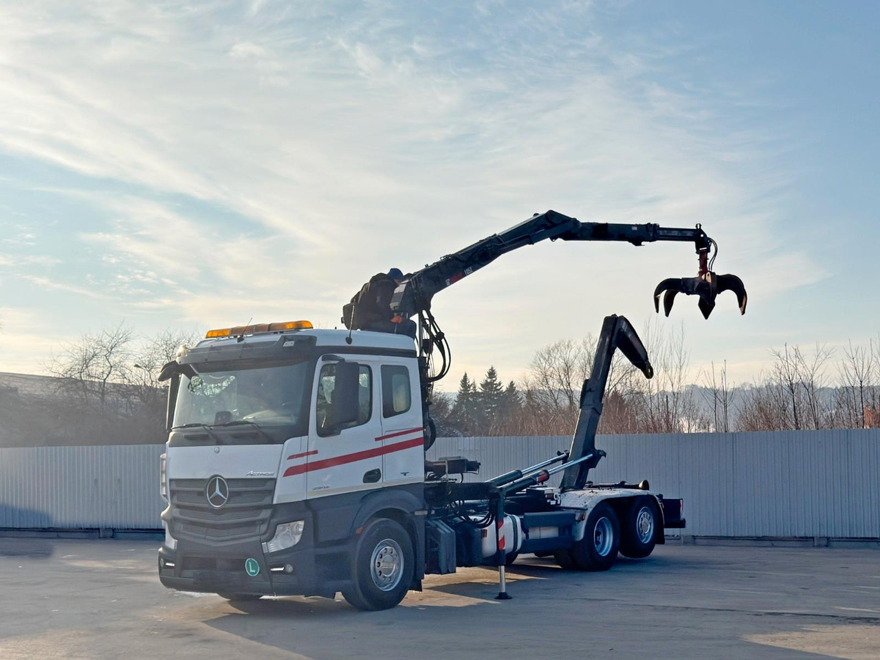 Mercedes-Benz ACTROS 2542 * ABROLLKIPPER * LOGLIFT 105 Z * TOP - Крюковой мультилифт, Автоманипулятор: фото 2 Mercedes-Benz ACTROS 2542 * ABROLLKIPPER * LOGLIFT 105 Z * TOP - Крюковой мультилифт, Автоманипулятор: фото 2