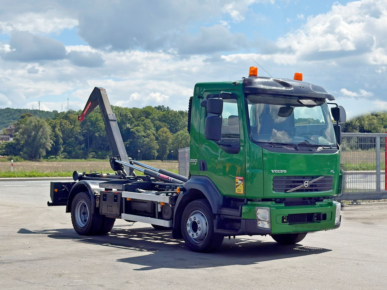 Volvo FL 280 * Abrollkipper * TOPZUSTAND - Крюковой мультилифт: фото 2 Volvo FL 280 * Abrollkipper * TOPZUSTAND - Крюковой мультилифт: фото 2
