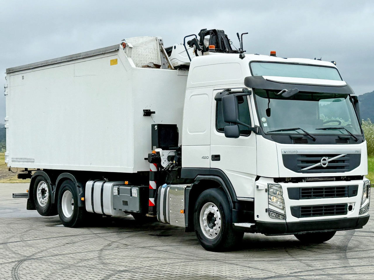 Volvo FM 420 Kipper 6,20 m * EPSILON Q150L75 *TOP - Крюковой мультилифт, Автоманипулятор: фото 4 Volvo FM 420 Kipper 6,20 m * EPSILON Q150L75 *TOP - Крюковой мультилифт, Автоманипулятор: фото 4