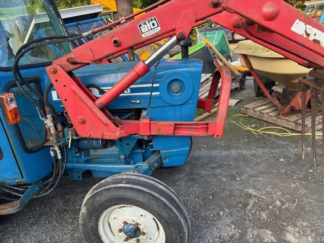FORD 3600 C/W FRONT LOADER - Трактор: фото 2 FORD 3600 C/W FRONT LOADER - Трактор: фото 2