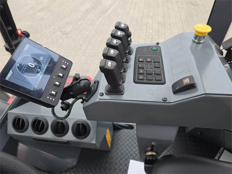 Дизельный погрузчик Kalmar DCG160-12T: фото 11 Дизельный погрузчик Kalmar DCG160-12T: фото 11