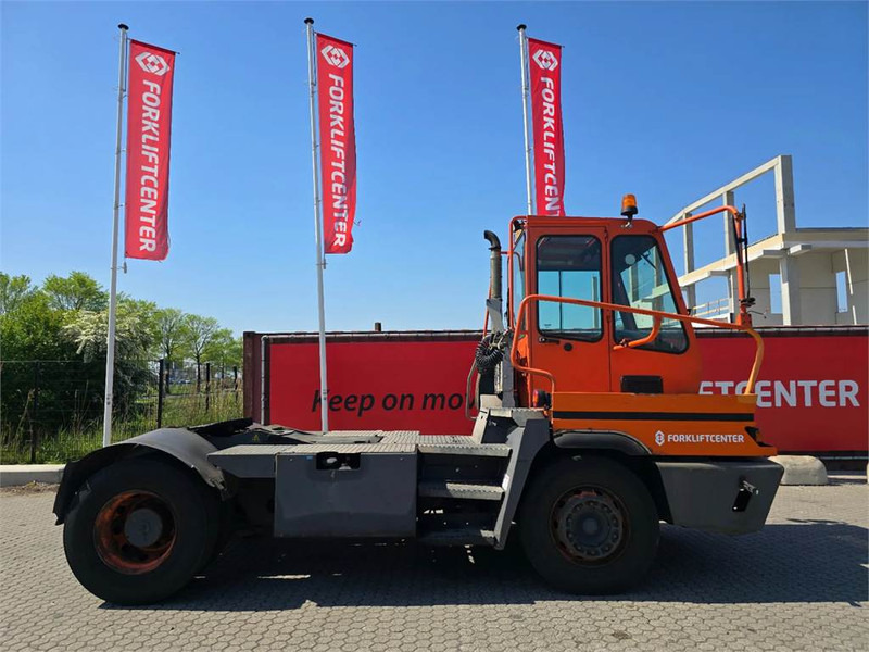 Terberg YT182 - Терминальный тягач: фото 3 Terberg YT182 - Терминальный тягач: фото 3