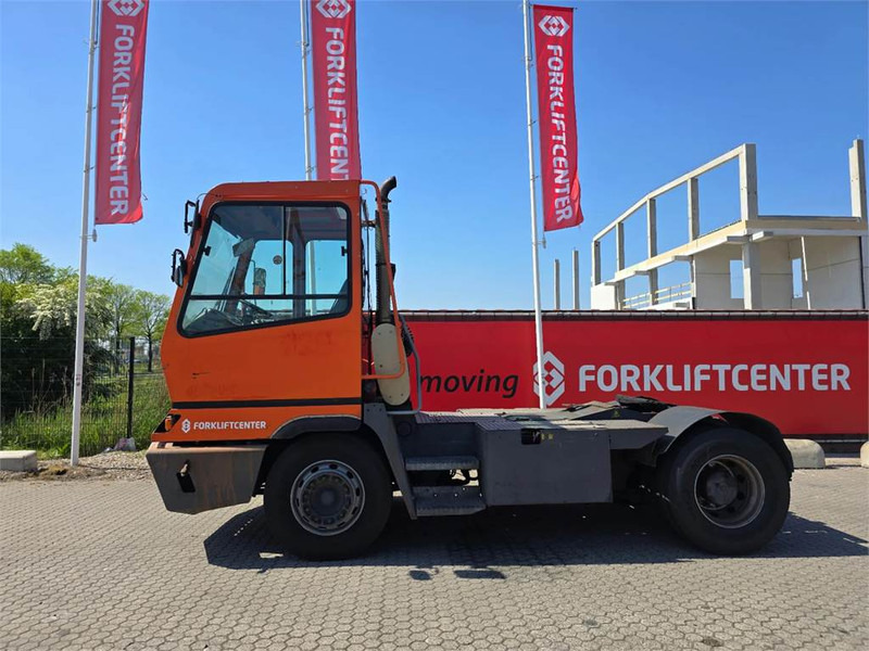 Terberg YT182 - Терминальный тягач: фото 4 Terberg YT182 - Терминальный тягач: фото 4