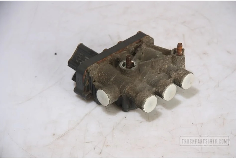 Iveco Compressed Air System Vooras ventiel Rechts - Клапан для Грузовиков: фото 1 Iveco Compressed Air System Vooras ventiel Rechts - Клапан для Грузовиков: фото 1