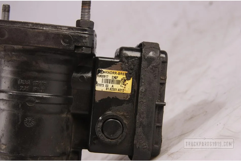 MAN 81.52301-6212 Aanhanger stuurventiel - Клапан для Грузовиков: фото 2 MAN 81.52301-6212 Aanhanger stuurventiel - Клапан для Грузовиков: фото 2