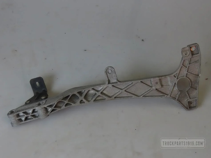 Mercedes-Benz Body & Chassis Parts Bumpersteun Li. MB MP4 - Угол бампера для Грузовиков: фото 1 Mercedes-Benz Body & Chassis Parts Bumpersteun Li. MB MP4 - Угол бампера для Грузовиков: фото 1