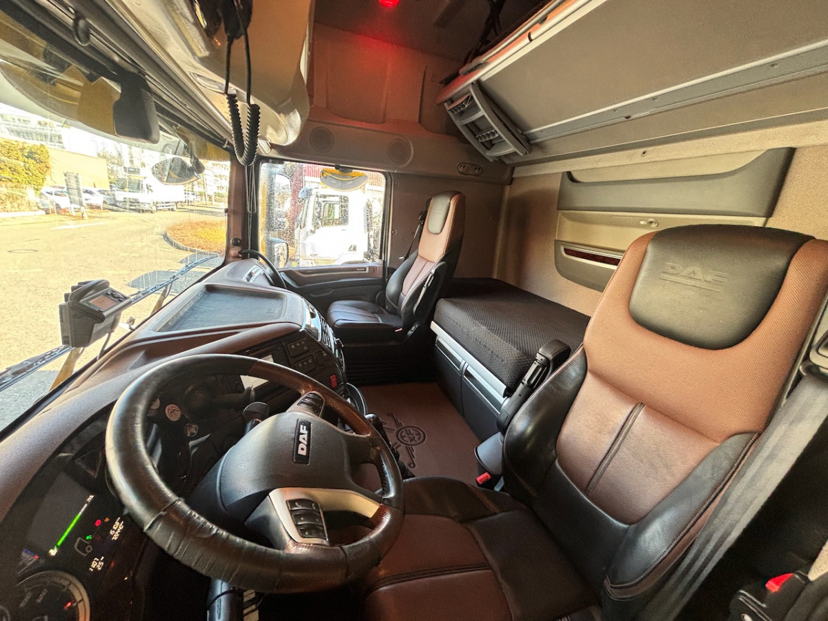 DAF FAN XF 530 LD Jumbo - Тентованный грузовик: фото 4 DAF FAN XF 530 LD Jumbo - Тентованный грузовик: фото 4