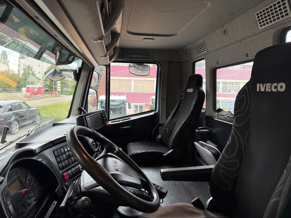 IVECO 340T45 Trakker 8x4 - Крюковой мультилифт: фото 4 IVECO 340T45 Trakker 8x4 - Крюковой мультилифт: фото 4