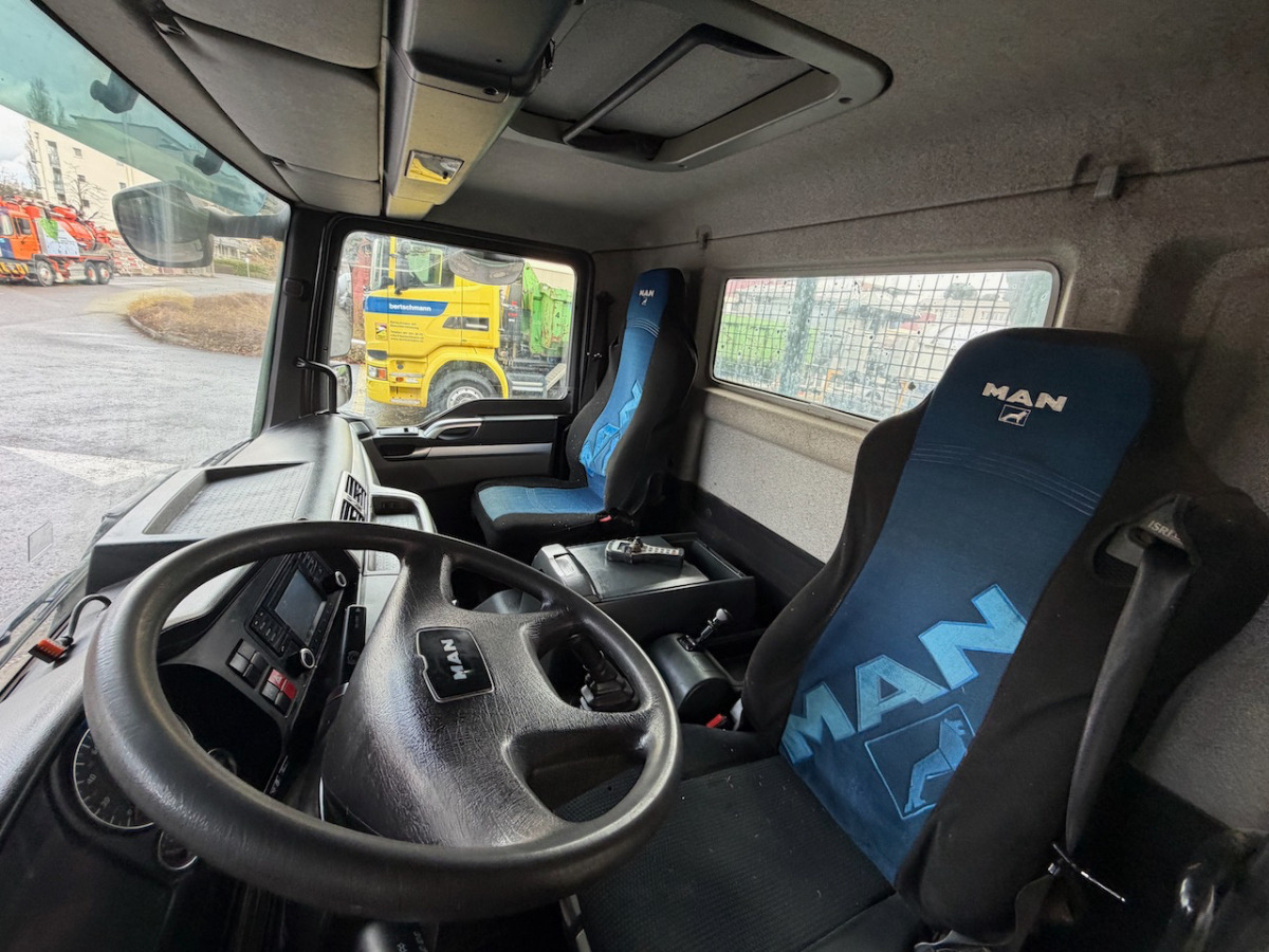 MAN TGL 12.220 - Портальный бункеровоз: фото 4 MAN TGL 12.220 - Портальный бункеровоз: фото 4