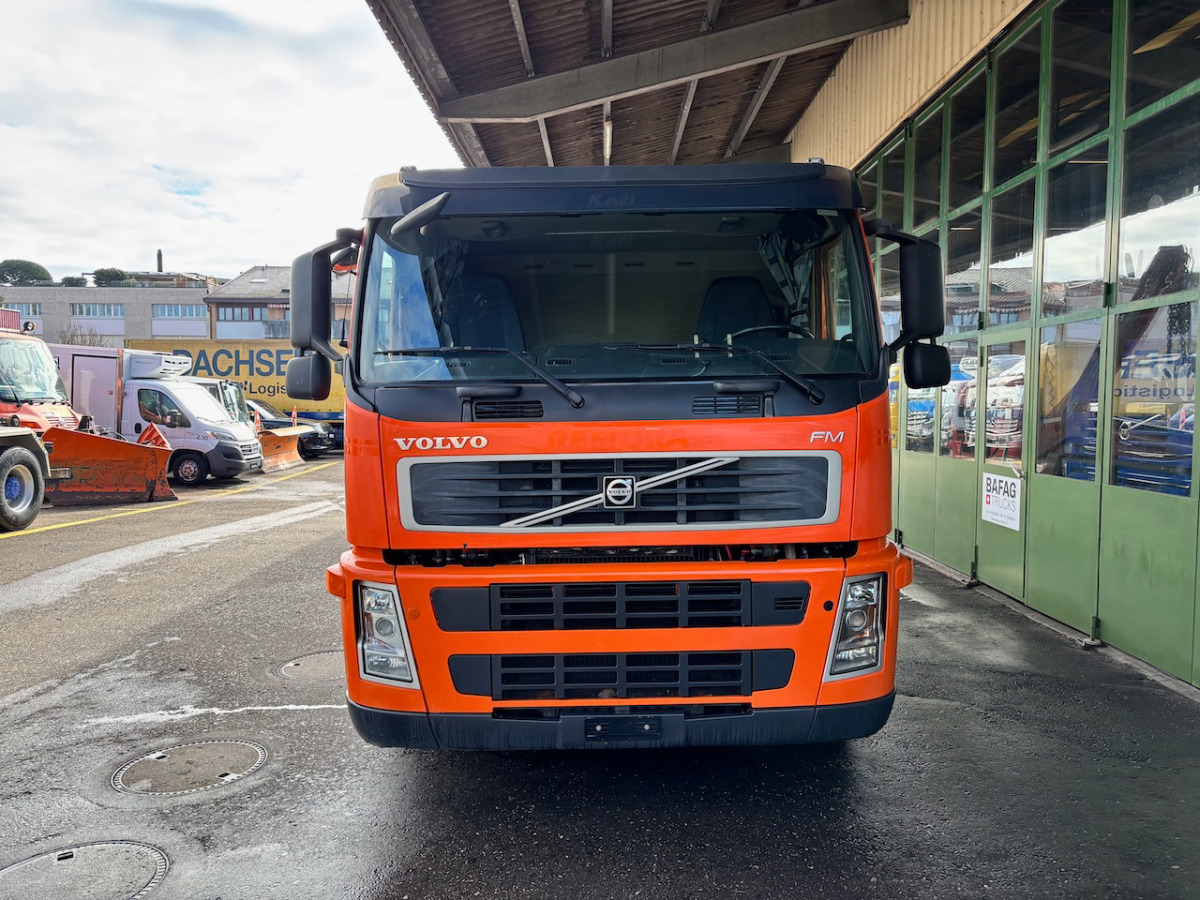VOLVO FM 400 - Портальный бункеровоз: фото 3 VOLVO FM 400 - Портальный бункеровоз: фото 3