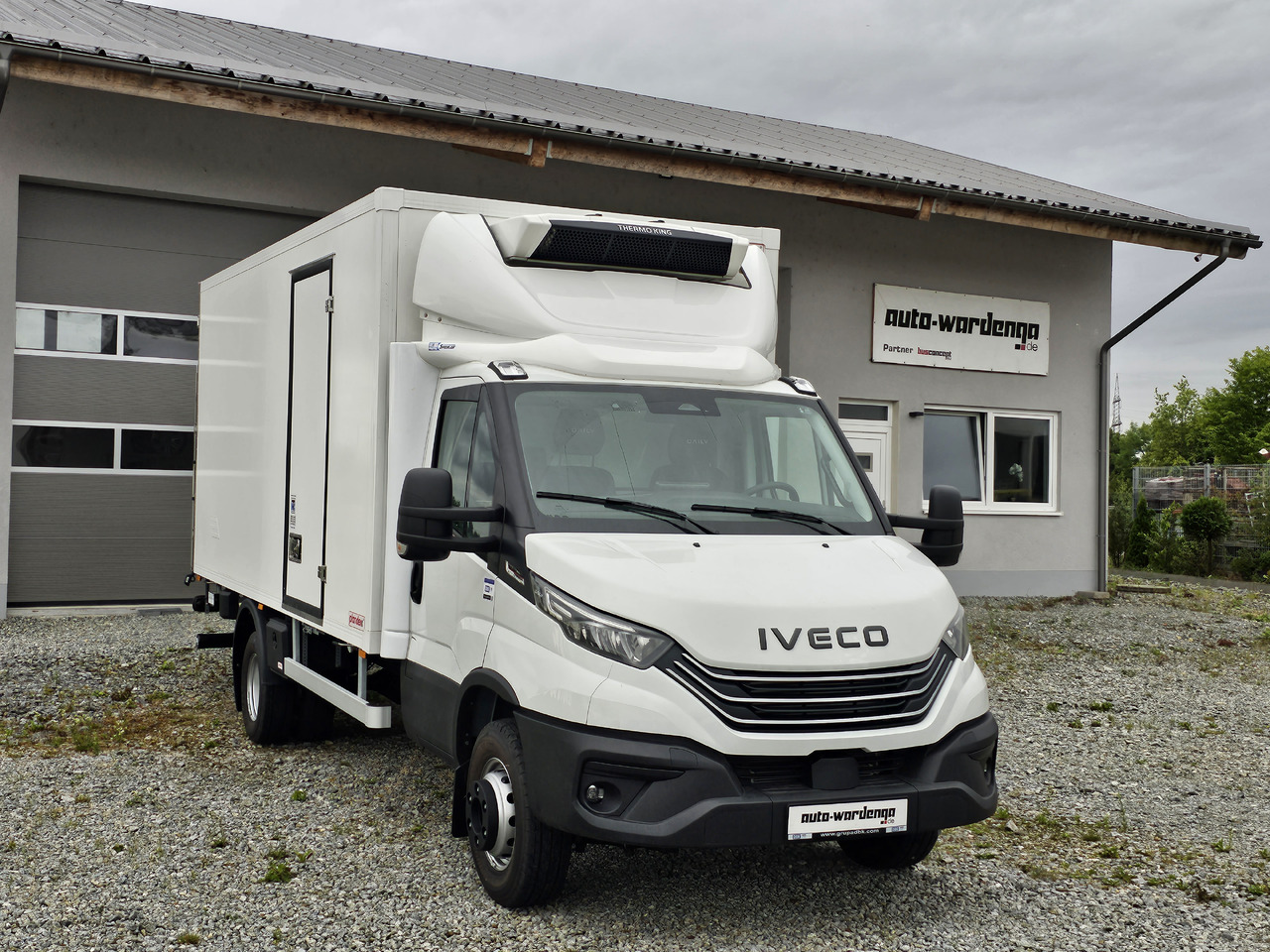 Iveco Daily 70C18 Kühlkoffer LBW BÃR - Малотоннажный рефрижератор: фото 1 Iveco Daily 70C18 Kühlkoffer LBW BÃR - Малотоннажный рефрижератор: фото 1