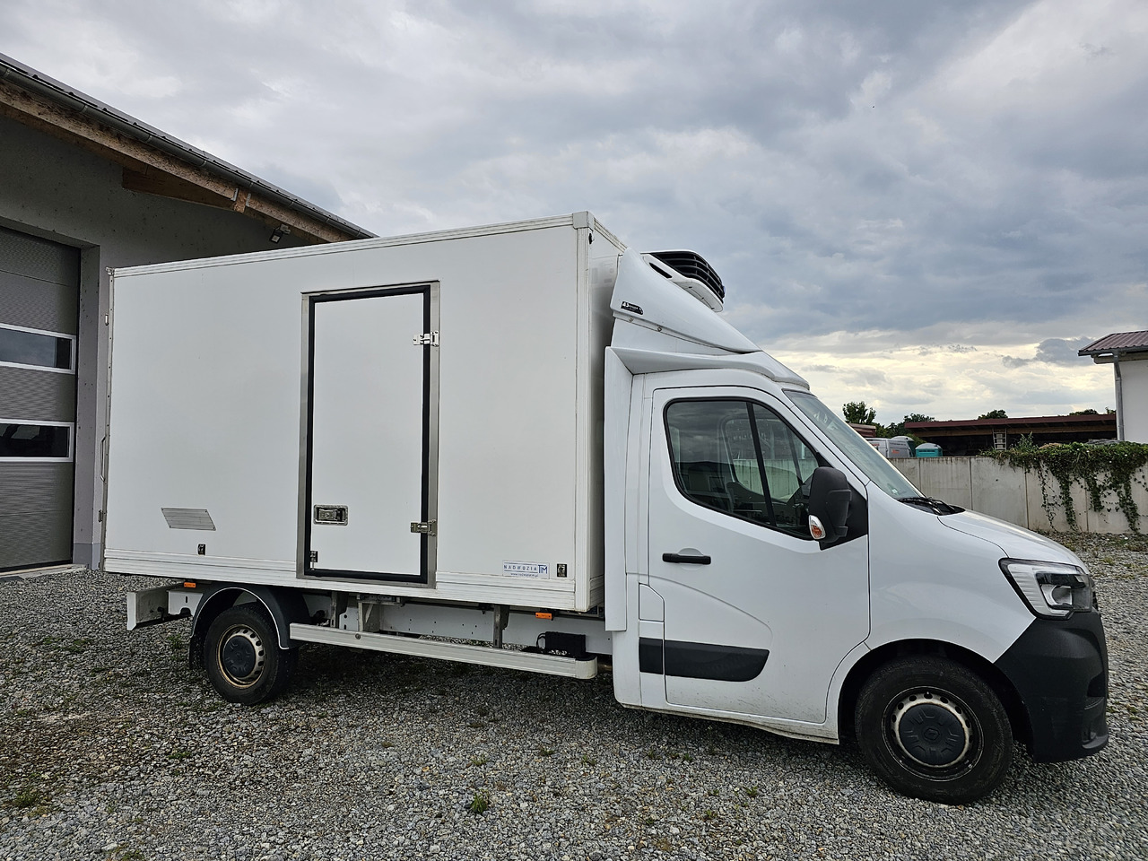 RENAULT Master 165 Kühlkoffer 220V Standkühlung - Малотоннажный рефрижератор: фото 2 RENAULT Master 165 Kühlkoffer 220V Standkühlung - Малотоннажный рефрижератор: фото 2