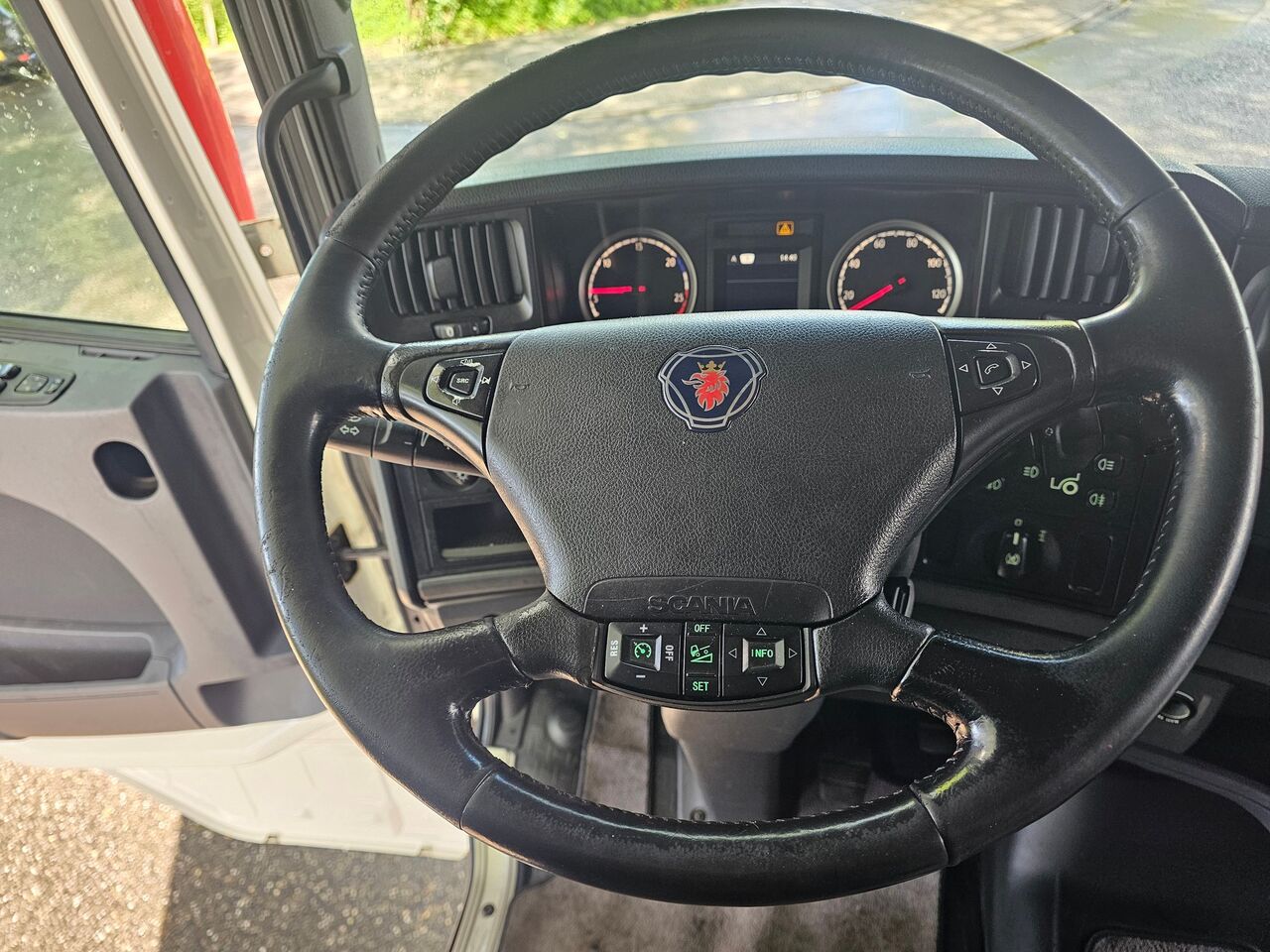 Scania R410 Highline SCR Only - Тягач: фото 5 Scania R410 Highline SCR Only - Тягач: фото 5
