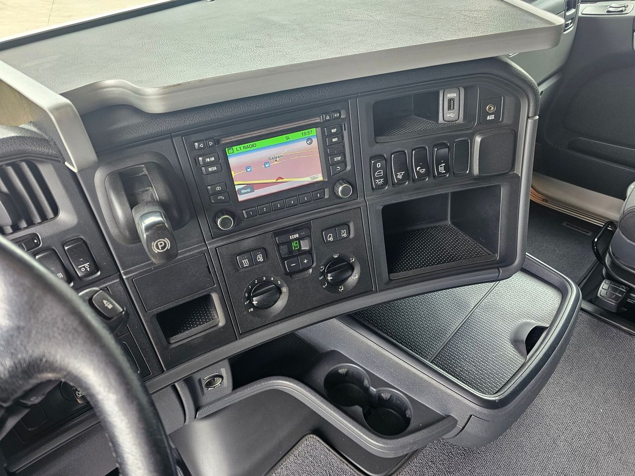 Тягач Scania R450 Highline: фото 6