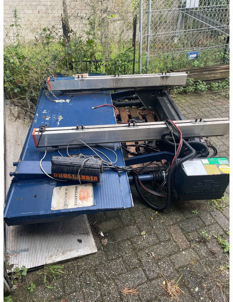 Kässbohrer 1500 KG Laadklep. Gebruikt - Полуприцеп-фургон: фото 1 Kässbohrer 1500 KG Laadklep. Gebruikt - Полуприцеп-фургон: фото 1