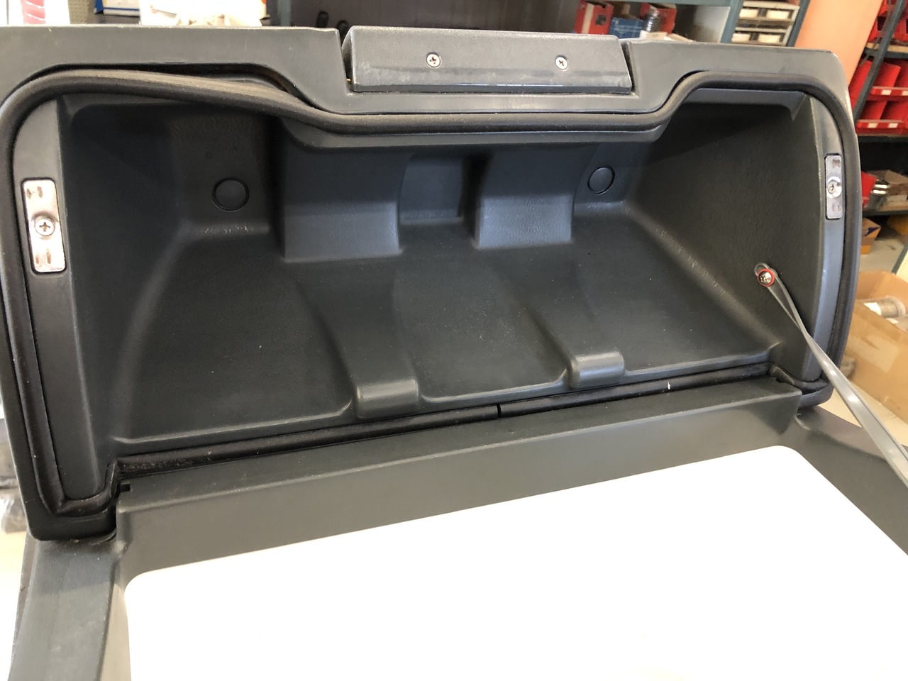 MAN TGS COOL BOX ASSEMBLY - Кабина и интерьер для Грузовиков: фото 5 MAN TGS COOL BOX ASSEMBLY - Кабина и интерьер для Грузовиков: фото 5